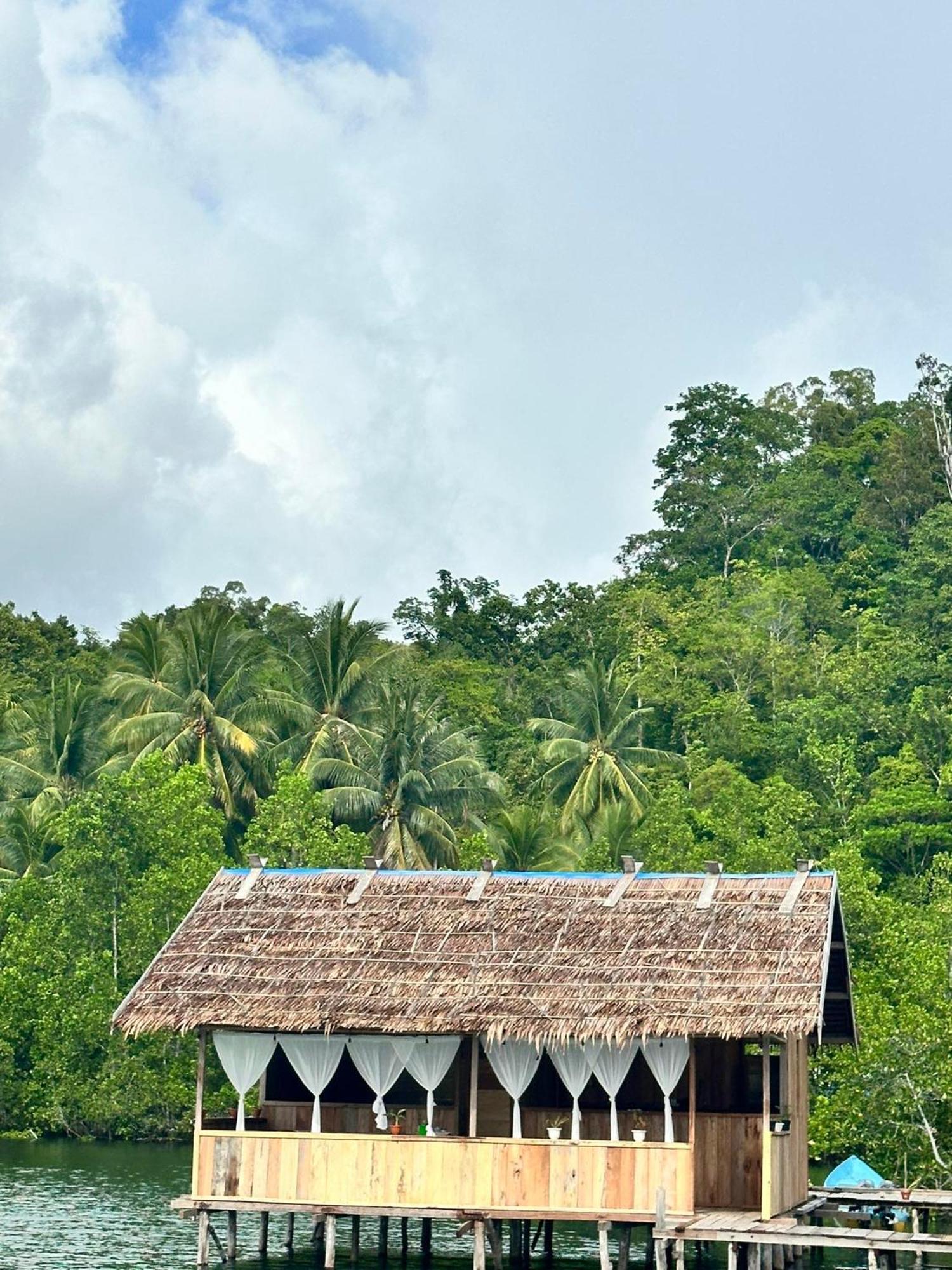 Nyanse Homestay - Raja Ampat Besir Esterno foto